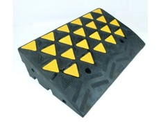 Professional rubber curb ramp threshold ramp drive-on ramp 60 x 36 x 15 cm - 16 kg