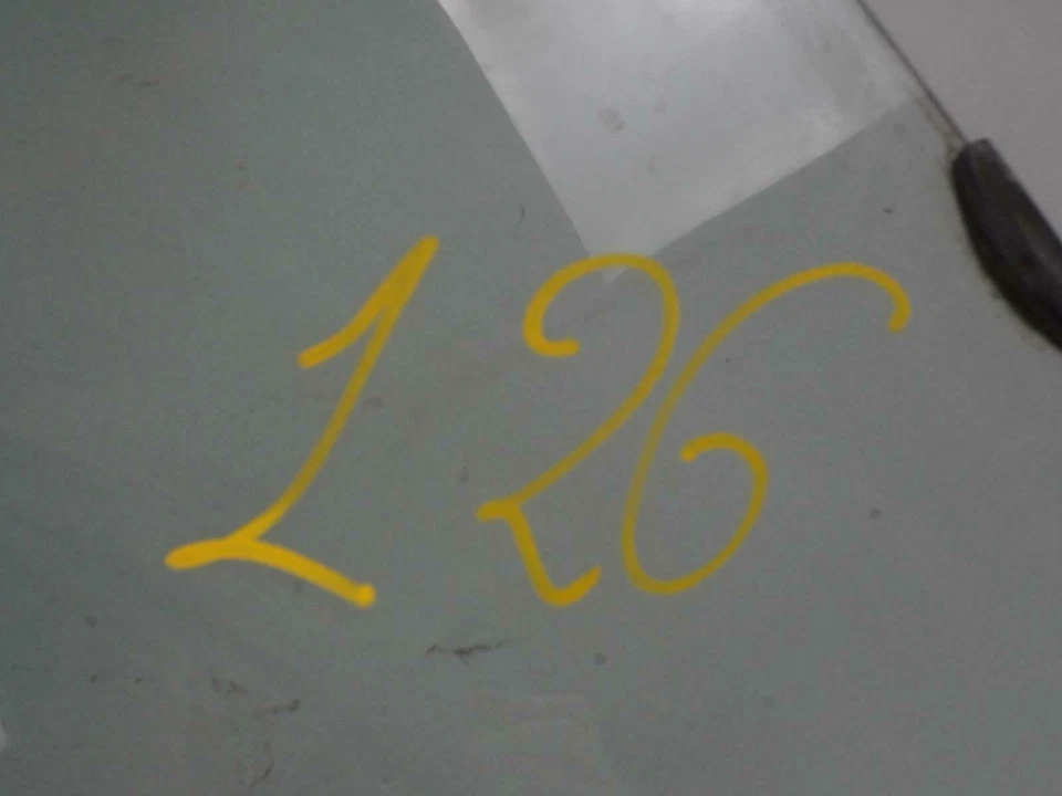 1982 - 1992 Chevrolet Blazer S10 Gmc Jimmy S15 Window Glass Door Front Right - Image 3 of 4