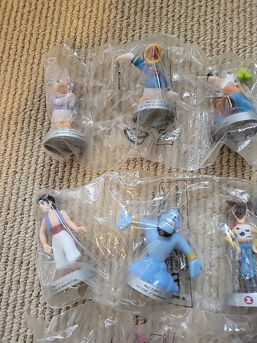 Disney Hong Kong MTR Complete 16 Figurine set 100 Year Disney - Picture 2 of 5