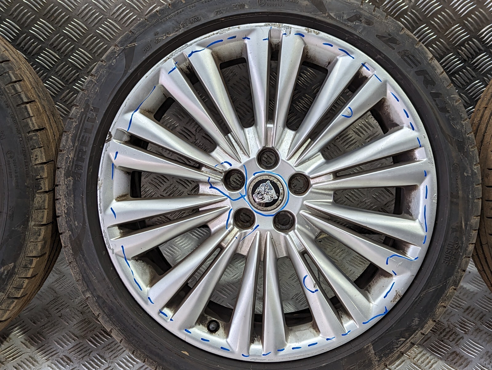 JAGUAR XF ALLOY WHEELS & TYRES FULL SET 245/40/ZR19 19'' 8.5J ET49 X250