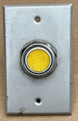 SQUARE D 9001 Type KA-1 Ser J Yellow Push Button Contact Start, Same Polar CC