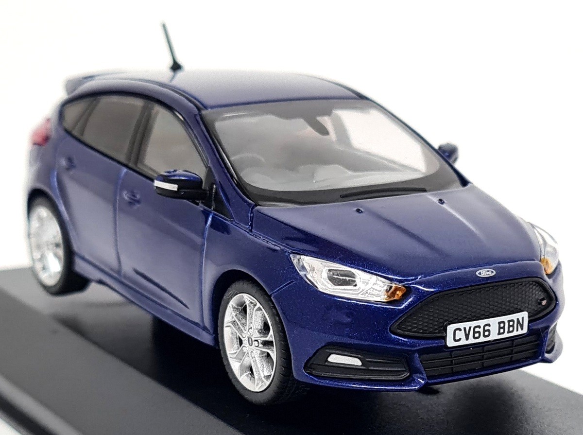 Vanguards 1/43 Ford Focus ST MK3 Deep Impact Blue Diecast Scale