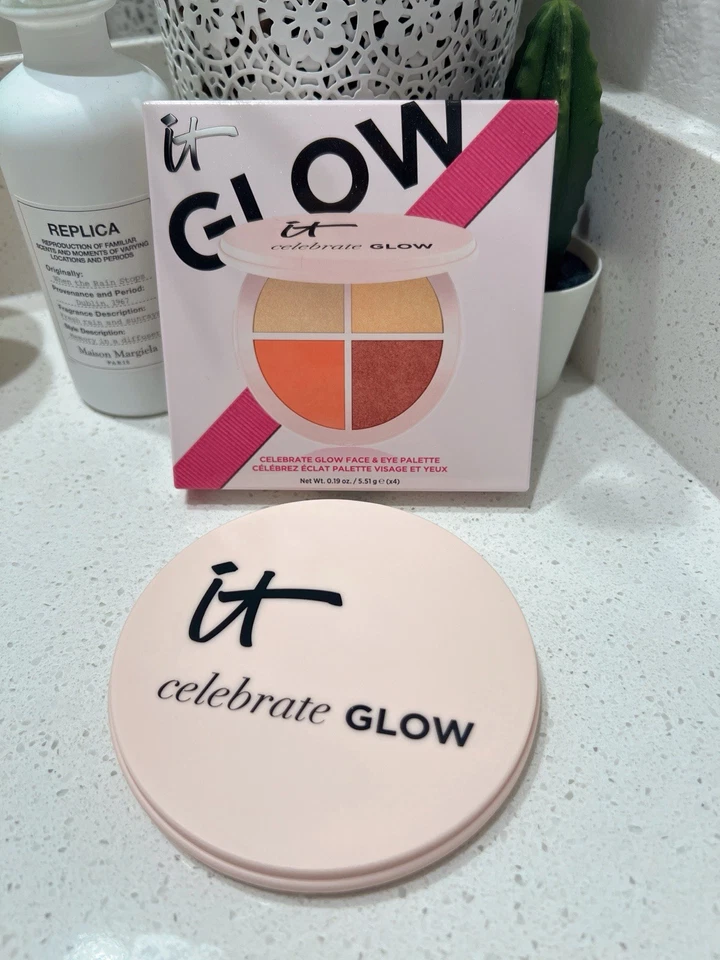 it Cosmetics CELEBRATE Glow Face & Eye Palette Blush & Highlighter (4 Shades) - Image 4 of 4