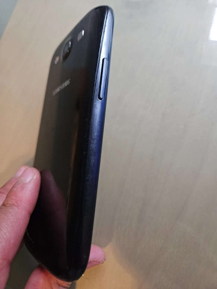 Samsung Galaxy S3 mini - 8GB - dunkel Blau (Ohne Simlock) (Einzel-SIM), Foto 4 von 5