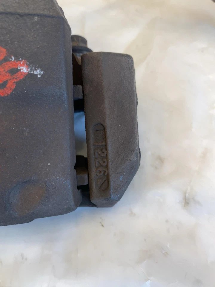 2001 - 2004 福特 ESCAPE 3.0L AWD 前盘式制动卡钳左驱动器侧 LH — 第 2/4 张图片