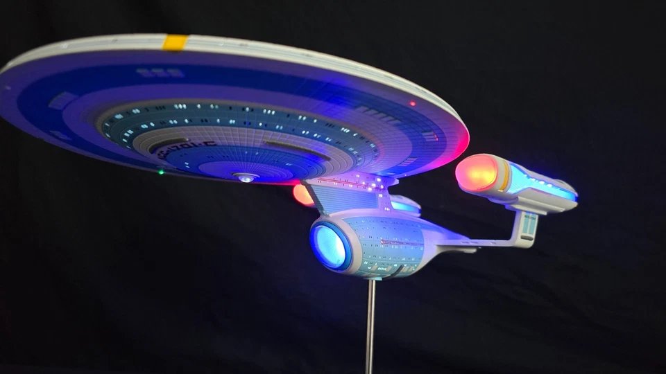 Star Trek 1/1400 Enterprise NCC-1701-C Round pro built model with full lighting - Image 4 of 4