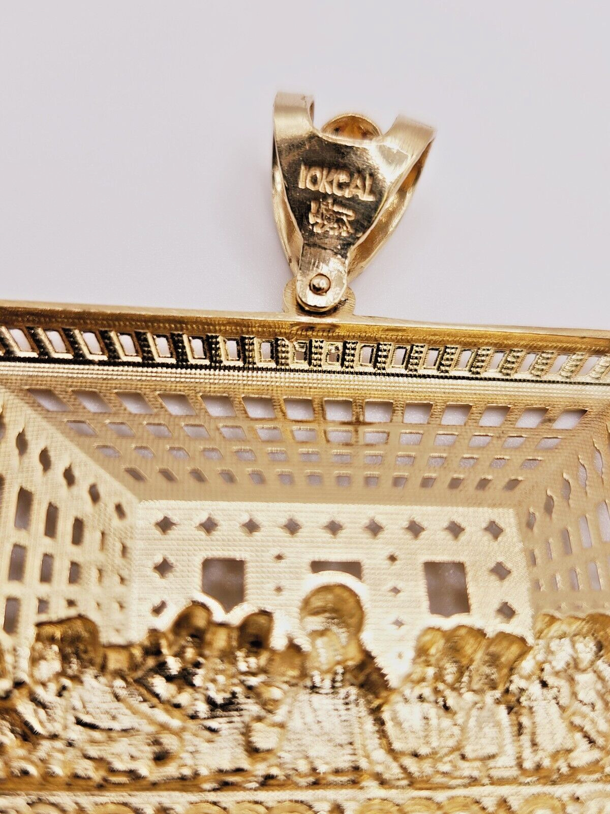 10KT Yellow Gold Large Rectangle Last Supper Pend… - image 9
