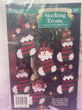 THE NEEDLECRAFT SHOP Plastic Canvas Kit Christmas Trimmings STOCKING TREATS