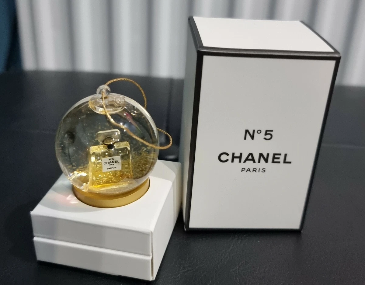 Chanel No 5 miniature snow globe Rare vip gift