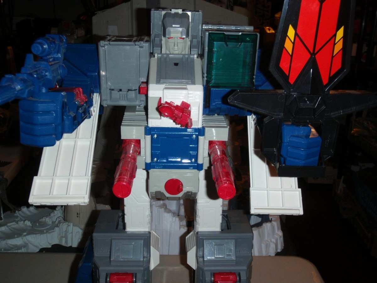 Transformers Takara Tomy #23 Fortress Maximus Encore 23 G1