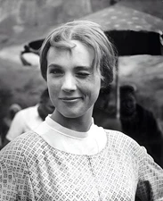 Julie Andrews 8x10 Photo 120825-5 Hawaii