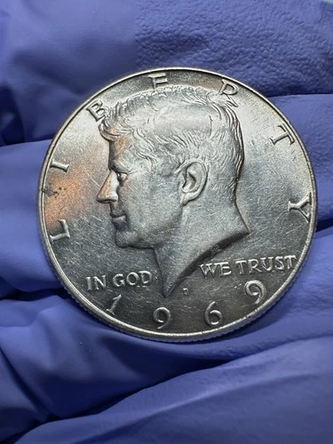 1969-D SILVER KENNEDY HALF DOLLAR NICE LUSTER AND SHINE BORDERLINE CAMEO MS F051