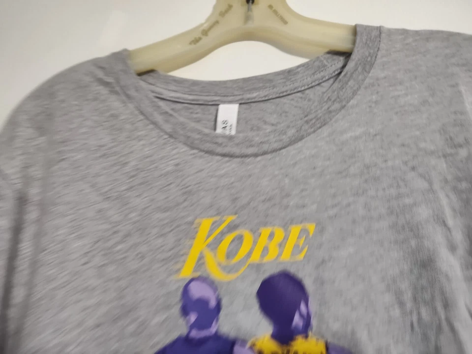 Kobe Bryant-Legend Forever-Gray-Men's T-Shirt -Adult Size XL-NEW WITHOUT TAGS - Image 4 of 4