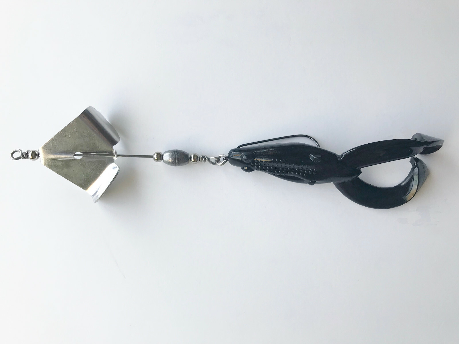  3/8-1/2 Weedless Topwater Aluminum Buzzbait w/ Black Frog. - Image 2