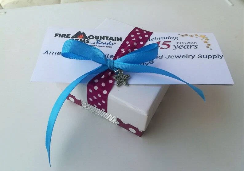 ORECCHINI DONNA IN ONICE NERA CON MADREPERLA E ARGENTO, BLACK AND WHITE EARRINGS - Immagine 4 di 4