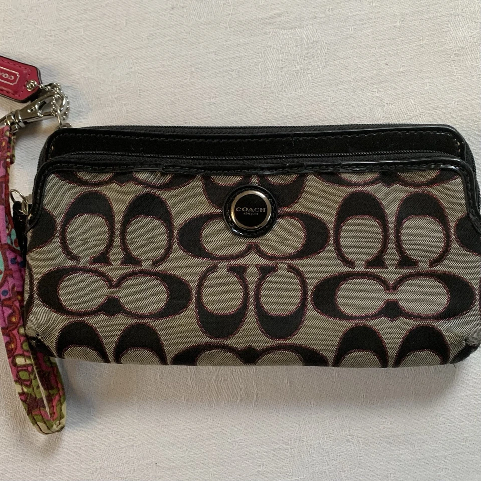 Coach Black Signature Coated Canvas Double Zip Wristlet patent leather trim - Image 3 of 4