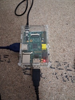 Raspberry Pi Model B 2011/2012, braucht neues Gehäuse? Power On ohne Bilder 
