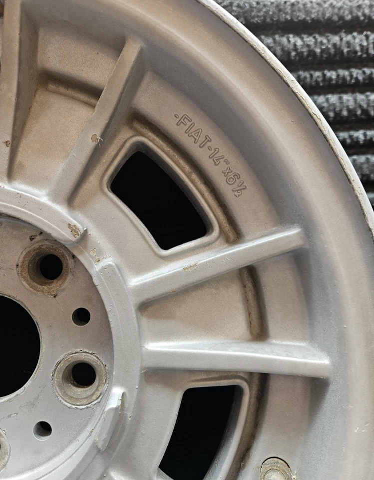 Ferrari 246 GT Dino Wheel - Image 4 of 4