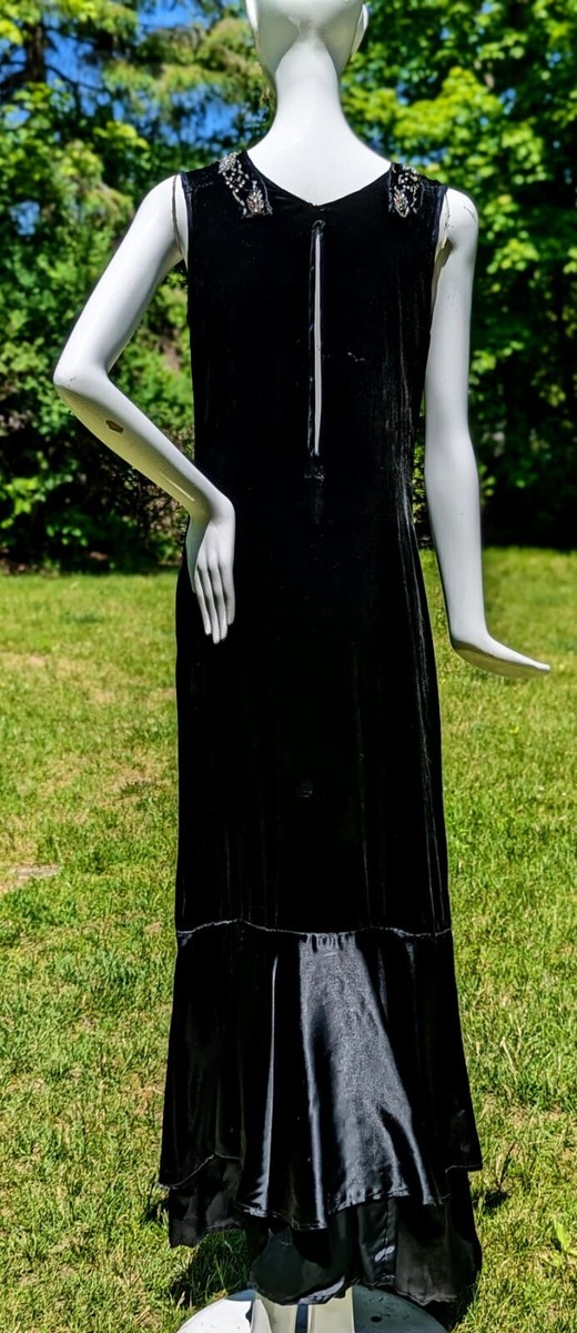 ELEGANT ANTIQUE LATE 1920'S BLACK VELVET LONG DRESS W RHINESTONES | eBay ELEGANT ANTIQUE LATE 1920'S BLACK VELVET LONG DRESS W RHINESTONES | eBay