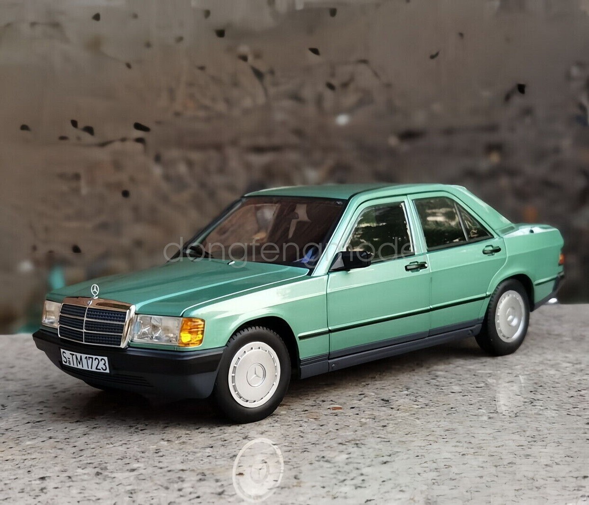 ミニカー NOREV 1/18 Mercedes-Benz 190E 1/18 Norev 1984-1988 Mercedes-Benz 190 E 2.3 - 16 (W201
