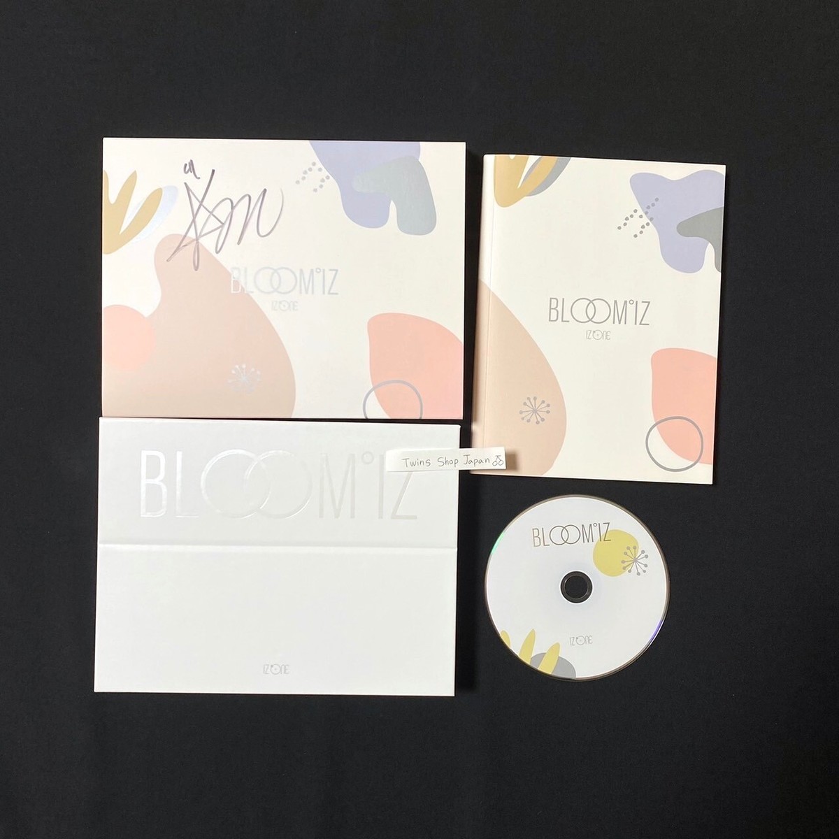 IZONE BLOOM*IZ autographed signed Chaewon + Photocards set