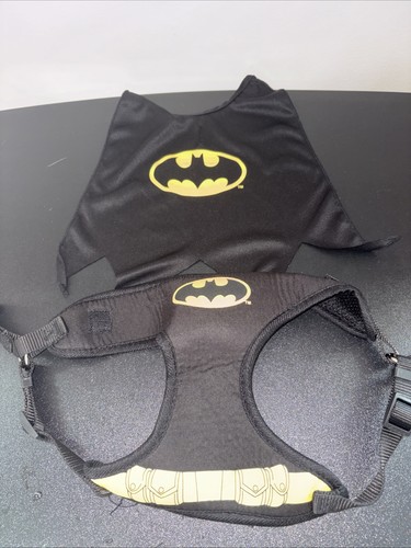 BATMAN Dog HARNESS Costume Halloween M Medium CAPE new