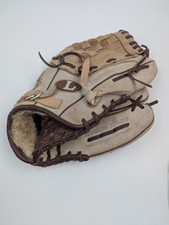 Louisville Slugger LS1150PW 11.5  Leather Baseball Glove Right Slugger Series