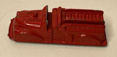 Vintage Renwal No. 146 Hook Ladder Fire Truck Metal Red Toy