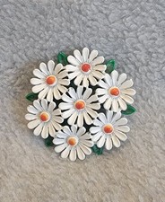 Vintage Painted Metal White and Green Daisy Brooch Good Condition