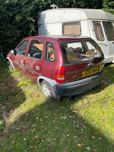 vauxhall corsa automatic spares or repair - Picture 2 of 3