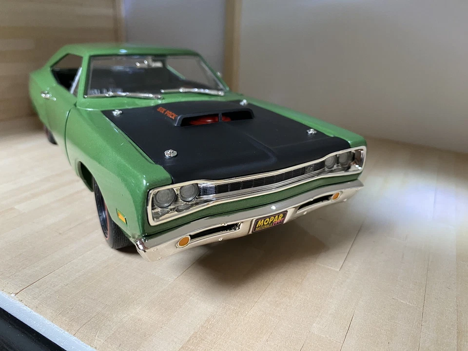Dodge Coronet Super Bee 1:18 Mopar Nats Edition Auto Americana American Muscle - Immagine 2 di 4