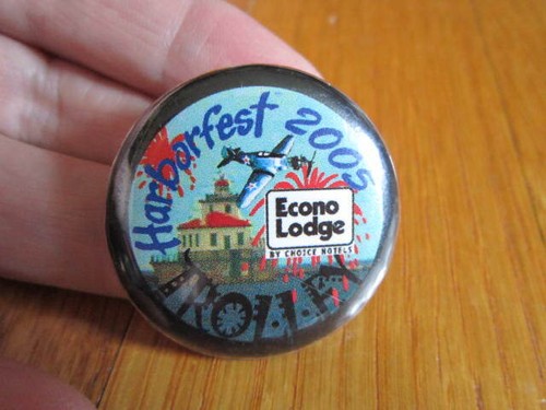 Oswego NY Harborfest Button 2005 Trolley Econo Lodge Pin Pierhead Lighthouse - Imagen 3 de 4