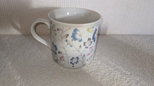 Vintage Fine China Mugs and Cake Stand Set Floral Design - Imagen 16 de 22