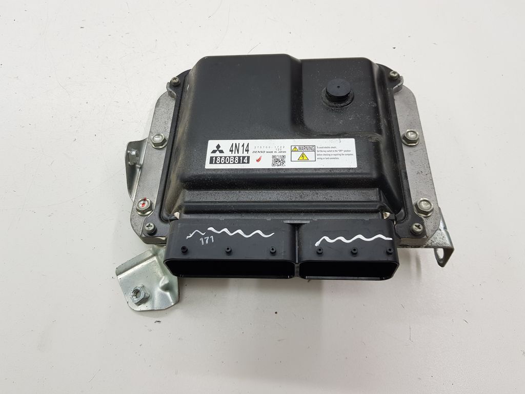 mno Volvo Penta P/n 3851406 KAD44 P-C exhaust Manifold AND OTHER