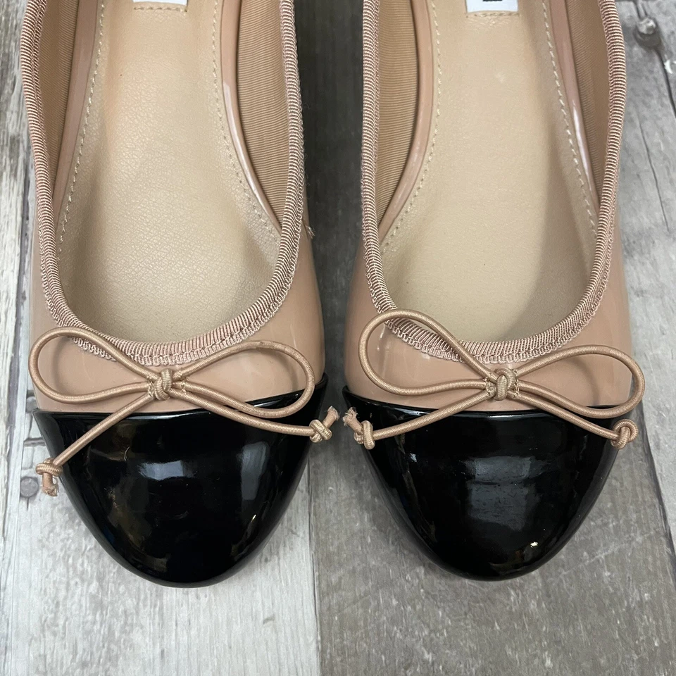 Steve Madden Cherish Low Block Heel Pump 8 Nude Patent Leather Black Toe Cap - Image 3 of 4