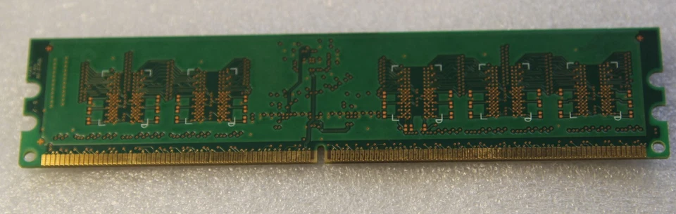 Qimonda HYS72T32000DR-5-B 256MB DDR2 400MHZ PC2-3200 240-PIN CL-3 ECC REG DIMM - Image 4 of 4