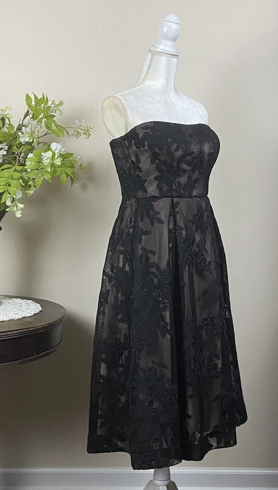 Sz. 6 Calvin Klein Black LACE Overlay DRESS Strapless Floral FIT FLARE Midi $199 - Image 4 of 4