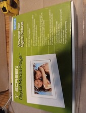Shomi Digital Picture Frame 7" PC Not Required, Easy to Use. Bonus Frames.remote