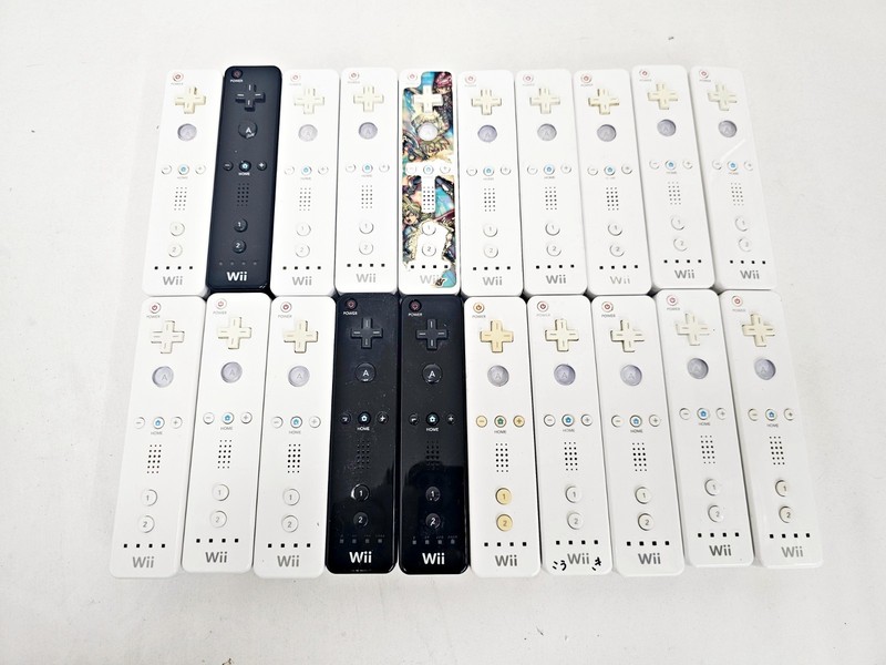 Nintendo Wii Controller Lot 20pc