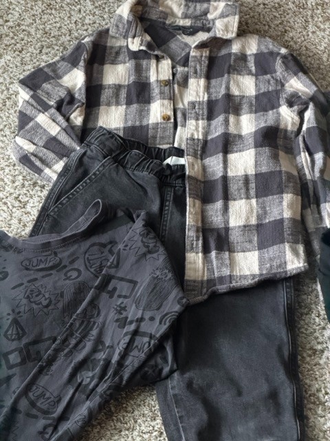 kids clothes for boys size 7-8 used 5 unite  thumbnail 4