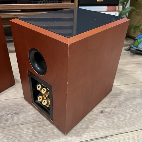 2 Boston Acoustics VR-M50 speakers in great shape/Incredible Sound! Cherry wood! - Imagen 11 de 17