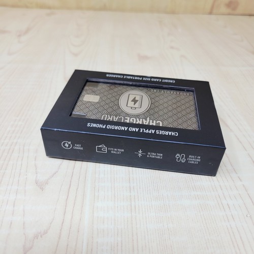 AquaVault ChargeCard Credit Card Size Charger fits in your wallet! 2300mAh NEW! - Photo 3 sur 8