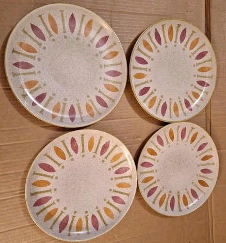 4 Red Wing Pottery Pepe Vintage Dinner Plate 10 1/4 Inch Wide Mid Century Modern