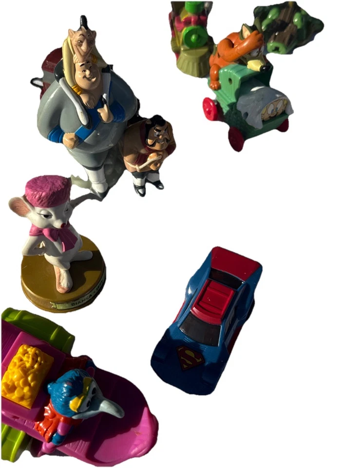 Lote De 16 Figuras De Personajes Surtidos De Colección A Modernos Juguetes Foto 3 de 4