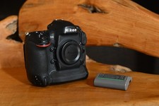 Nikon D4 16.2MP Digital SLR Camera Body No charger, two batteries