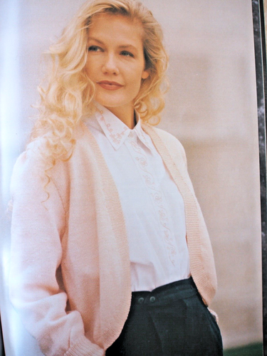 Knitting Pattern Book - AUSTRALIAN FAMILY KNITTING COLLECTION - 25 designs VGC - Picture 8 of 8