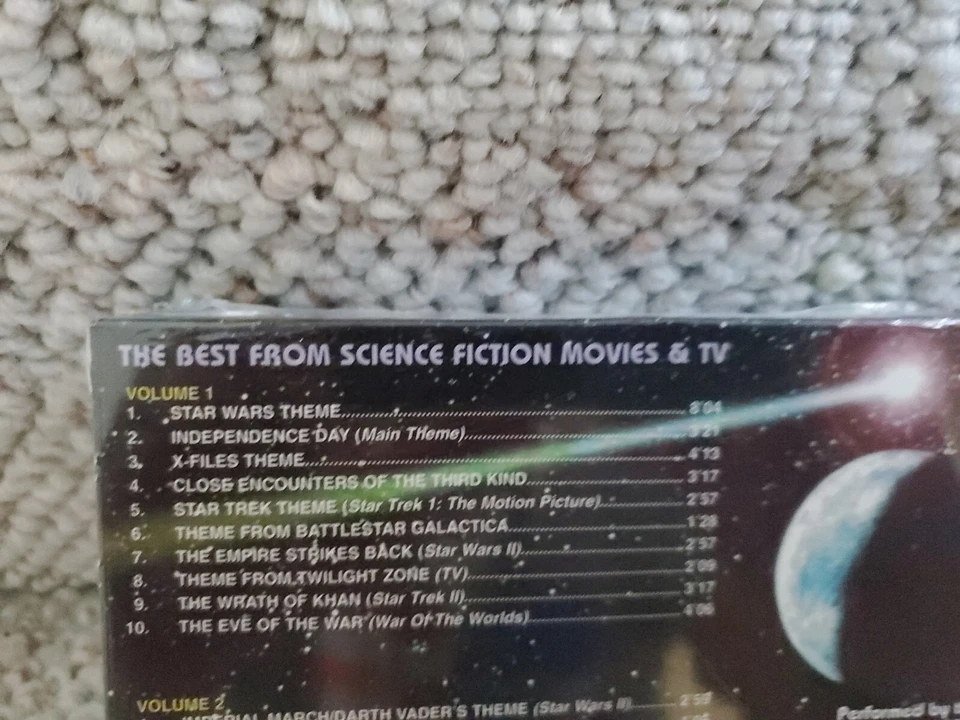 Space Wars 20 Space Hits! 2 Music CDs & 3 Collectible Star Wars Foil Stamps! New Foto 4 de 4