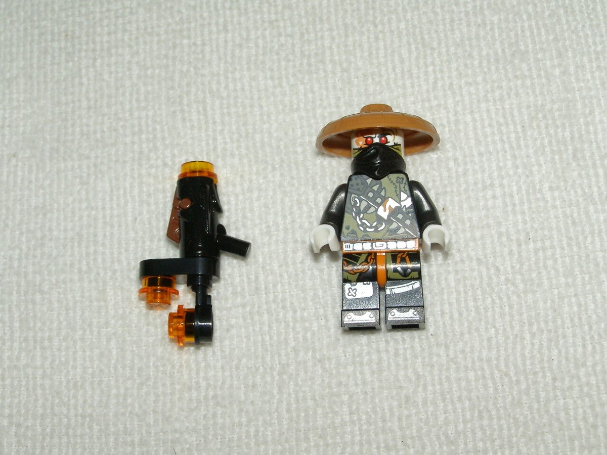 Lego Ninjago Dragon Hunter minifigure