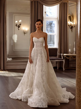 Elegant White Sweetheart Neck Wedding Dresses A-line Lace Appliques Bridal Gowns