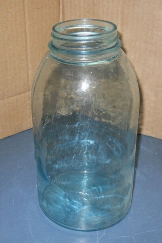 ANTIGUO ATLAS FUERTE HOMBRO MASÓN AGUA VIDRIO AZUL MEDIO GALÓN FRASCO DE ENLATADO - Imagen 4 de 5